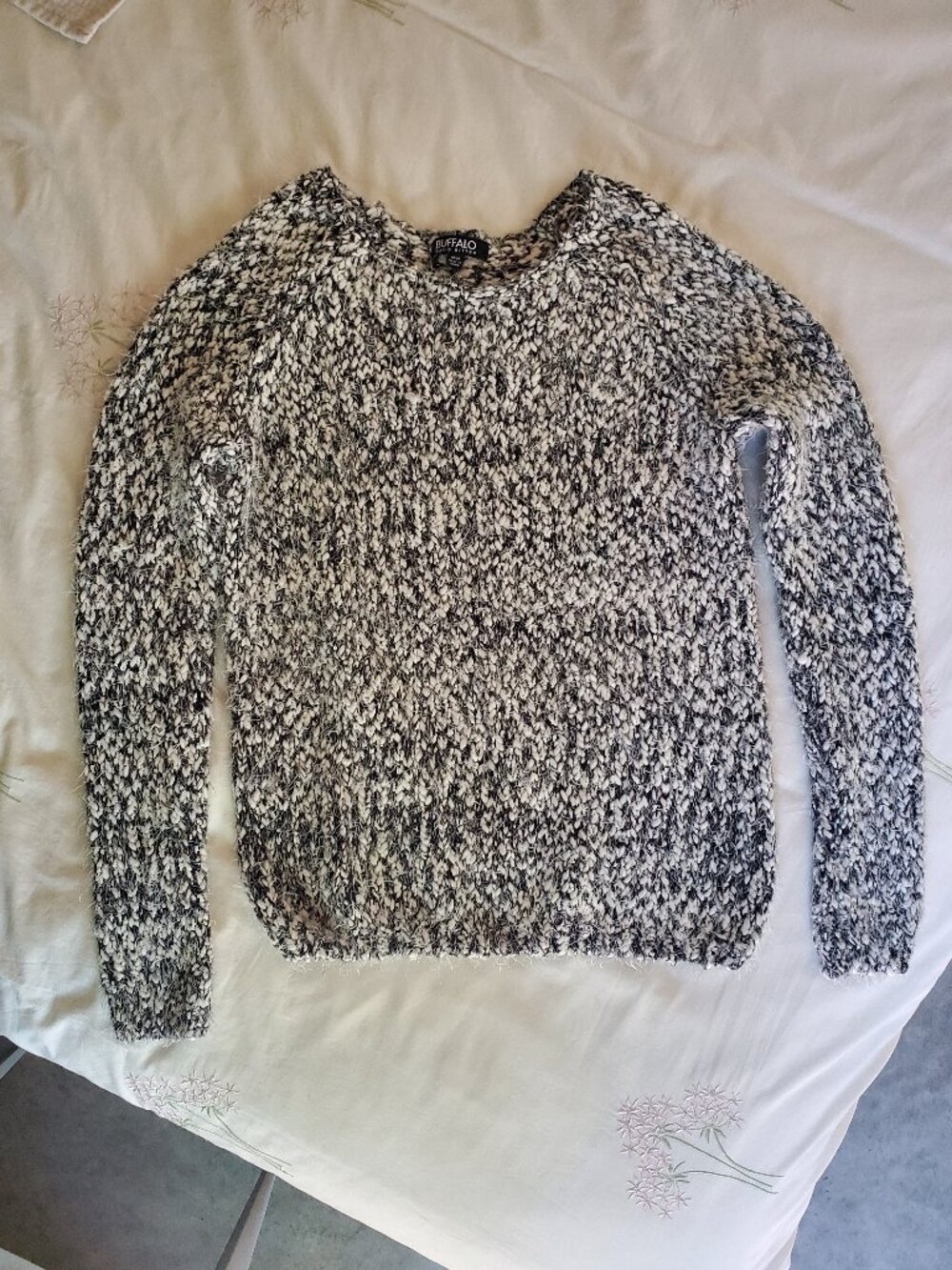 Buffalo David Bitton Eyelash Knit Pullover Sweater Black & White Size M